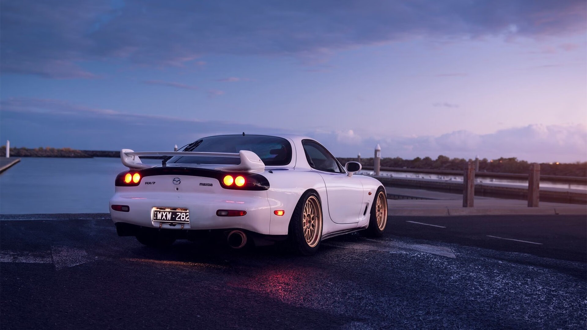 爱游戏官网-伊朗球员自带羊毛披肩登场，被赞“中东骑士”