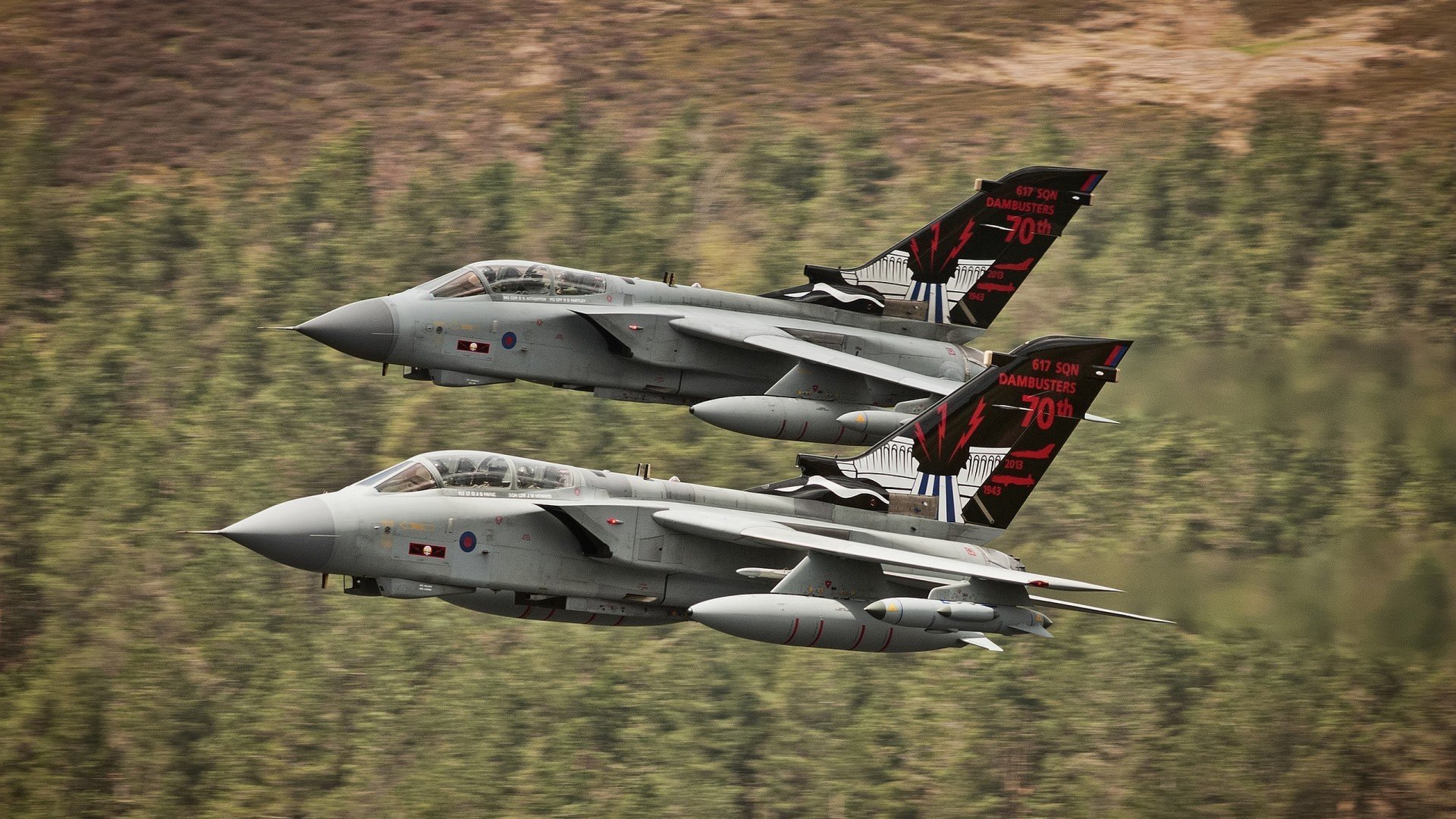 爱游戏数字体验-勒夫意外当选年度最佳教练，球迷惊喜万分，勒夫主教练