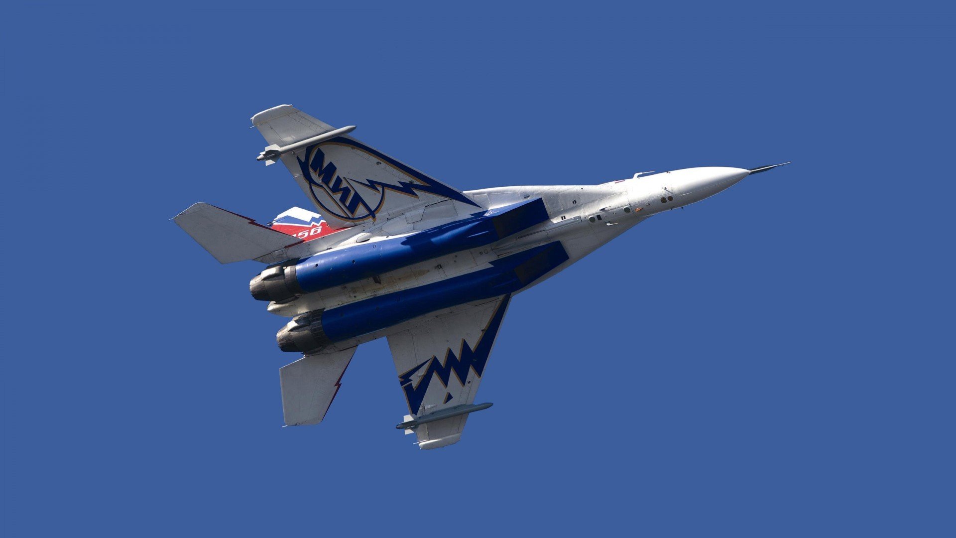 明星球员实力碰撞，篮球场上燃起绝技之光，篮球明星技巧